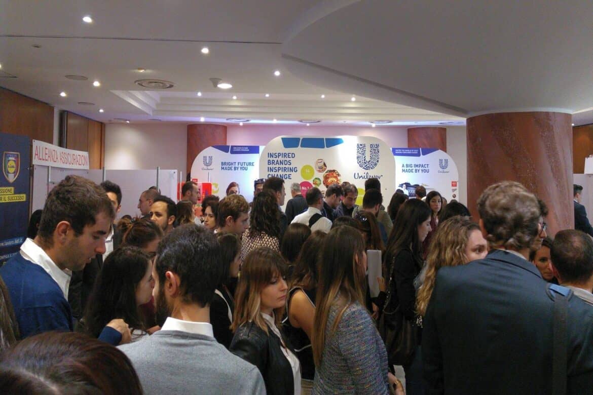 2016 AFFLUENZA STAND_1620x1080